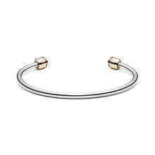 Load image into Gallery viewer, Crown Cuff
