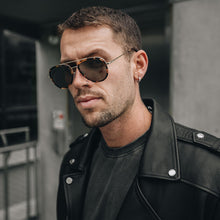 Load image into Gallery viewer, Aero Tortoise + Green Lens Non-Polarized
