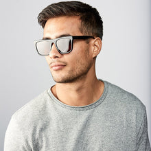 Load image into Gallery viewer, Highball Black + Grey Lens Polarized
