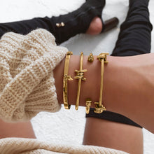 Load image into Gallery viewer, Crown Cuff Gold
